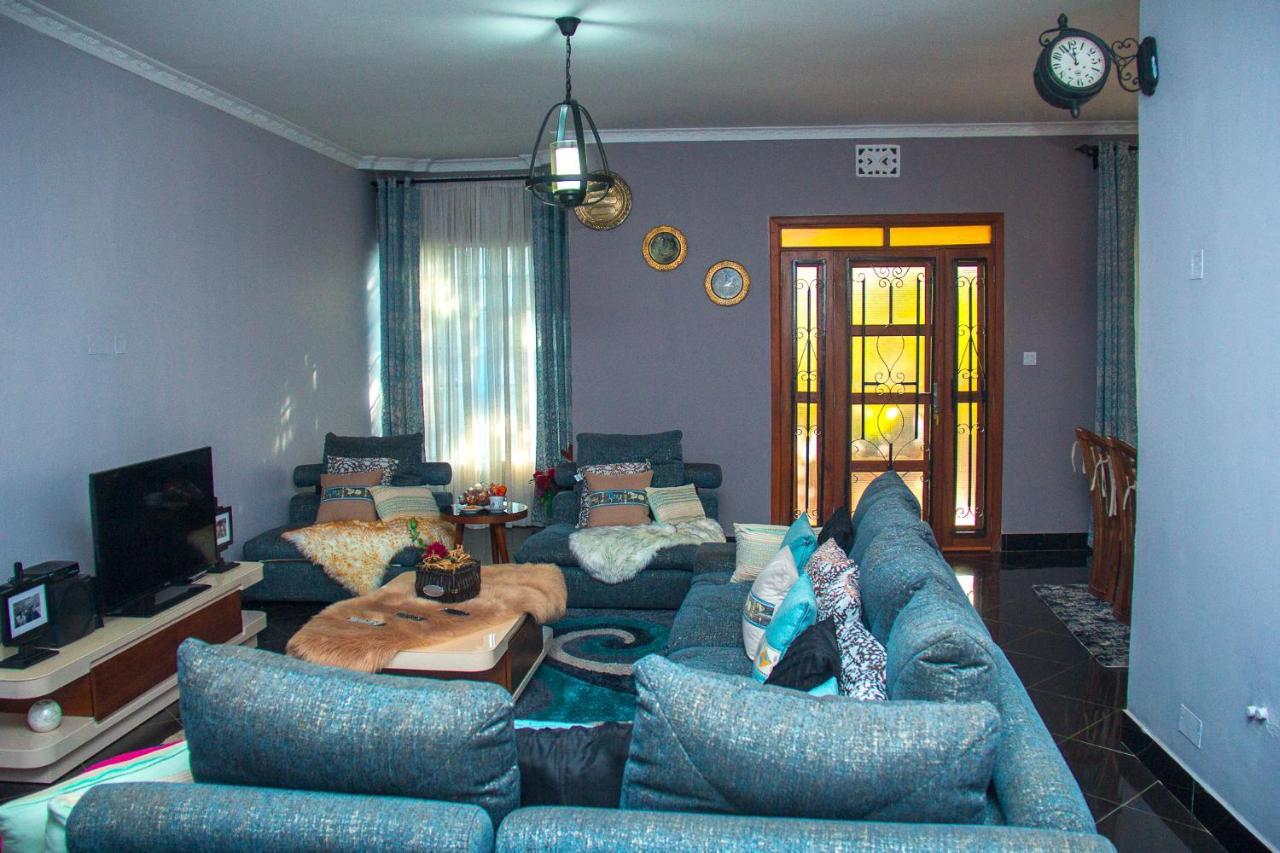 Mina Chai House Bnb อารูชา ภายนอก รูปภาพ